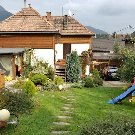 ゲストハウス De Likua ルジョムベロク