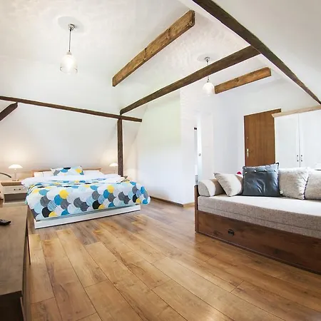 De Likua 鲁容贝罗克