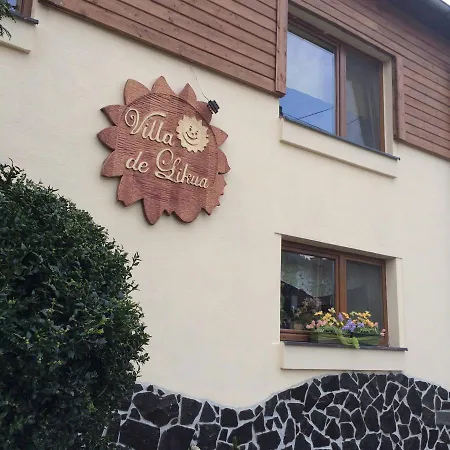 ゲストハウス De Likua ルジョムベロク